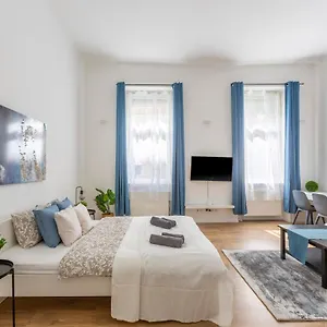  Casa vacanze Exclusive With Sauna Next To The New York Café Ungheria